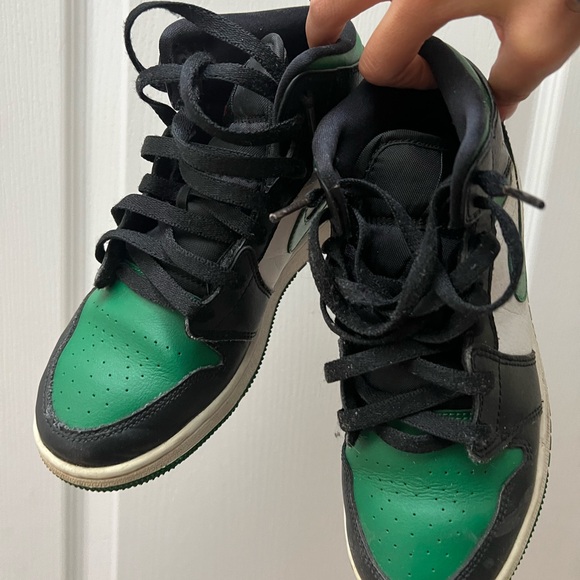 Jordan 1 Mid Pine Green - Picture 2 of 5